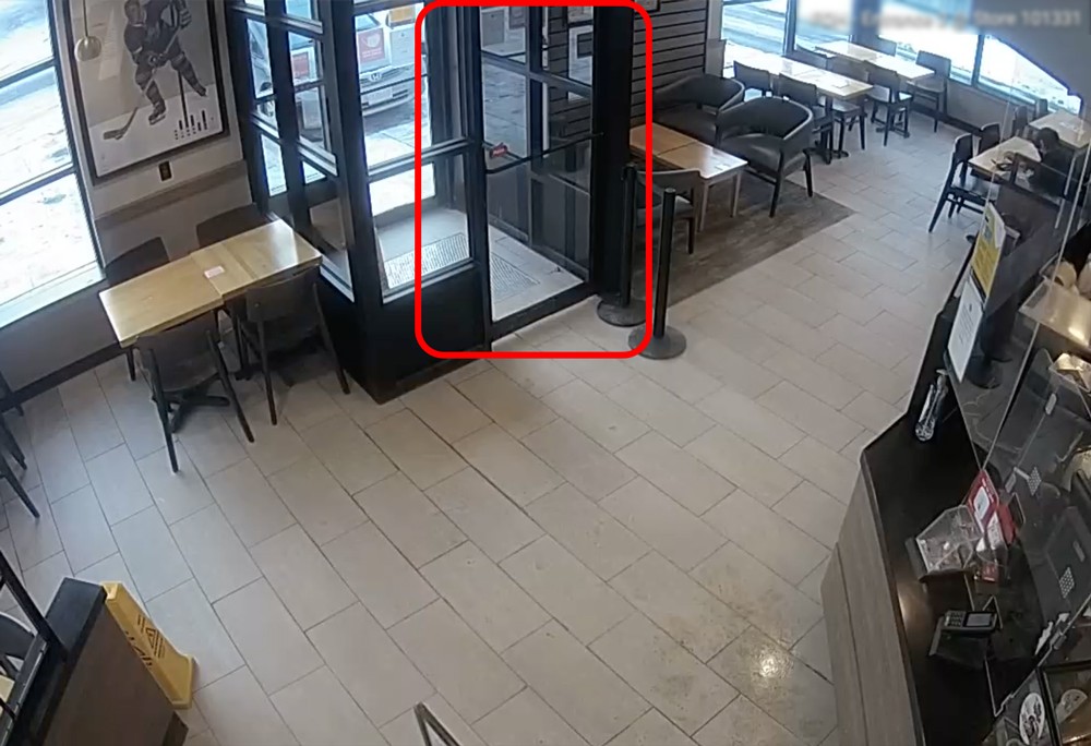 restaurant security cameras_entrance door_camera